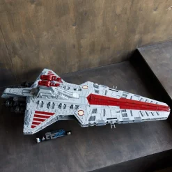 LEGO Le croiseur d’assaut de classe Venator de la République 75367