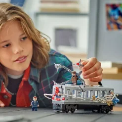 LEGO Marvel La scène du train de Spider-Man et Docteur Octopus 76321