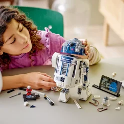 LEGO Star Wars R2-D2 75379